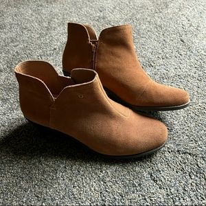 VIONIC BOOTIES
